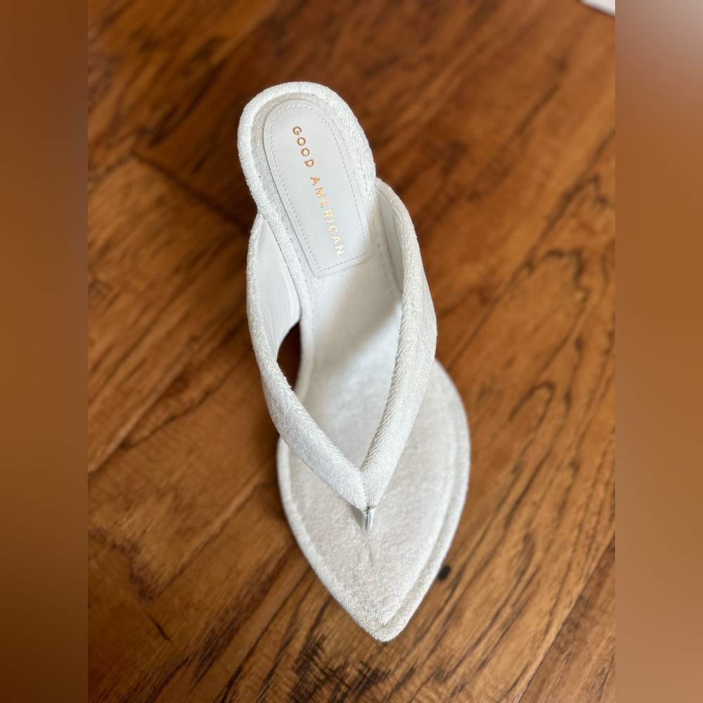 Good American White Terry Sandle, size 6.5 - Picture 10 of 11